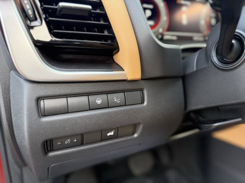 Used 2021 Nissan Rogue Platinum FWD image 17
