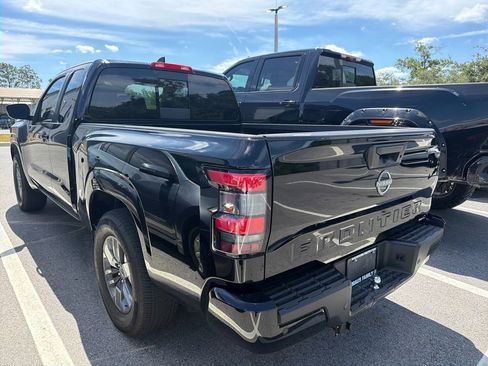 Used 2025 Nissan Frontier SV RWD image 7