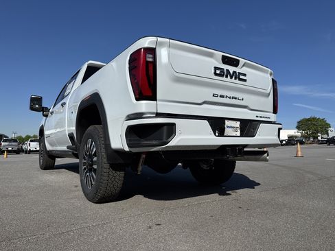 New 2026 GMC Sierra 2500 Denali Ultimate AWD/4WD image 8