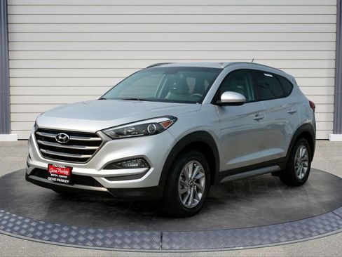 Used 2017 Hyundai Tucson SE w/ SE Popular Package 02 AWD/4WD image 3