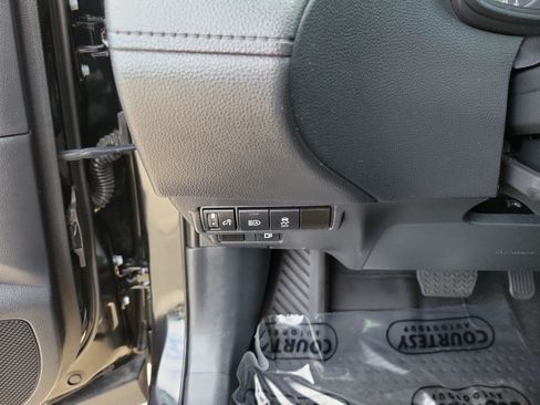 Used 2024 Toyota Corolla Cross AWD Hybrid image 32