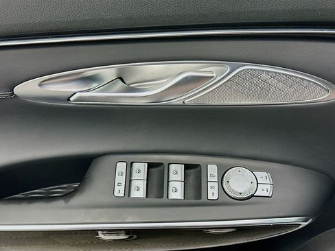 Used 2025 Genesis GV70 2.5T AWD/4WD image 15