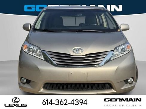 Used 2015 Toyota Sienna XLE FWD image 2