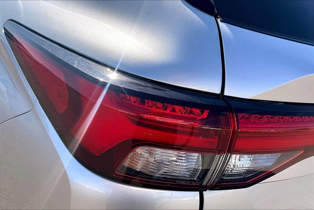Used 2024 Mitsubishi Outlander SE AWD/4WD image 30