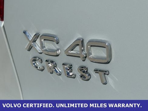 Certified 2025 Volvo XC40 B5 Plus image 10