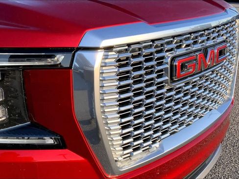 Used 2023 GMC Yukon XL Denali w/ Advanced Technology Package image 30