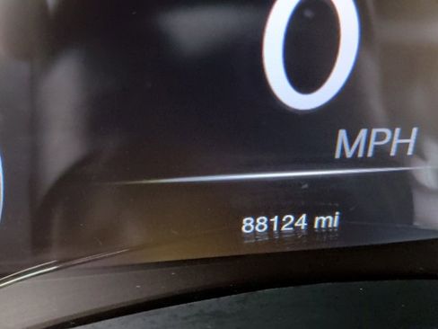 Used 2019 Jeep Grand Cherokee Laredo image 33