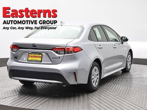 Used 2022 Toyota Corolla LE FWD image 5