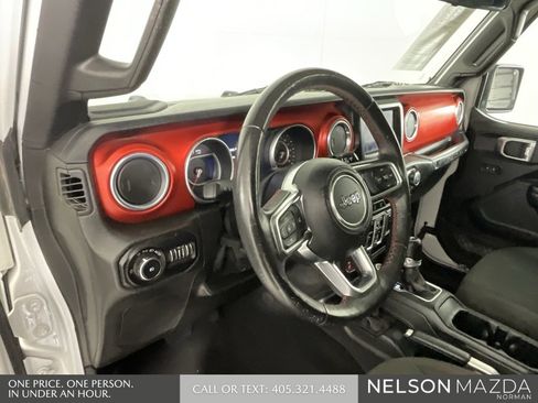 Used 2018 Jeep Wrangler Unlimited Rubicon w/ Dual Top Group image 32