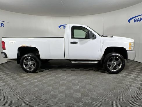 Used 2007 Chevrolet Silverado 2500 LT w/ EZ-Lift Tailgate Package AWD/4WD image 9