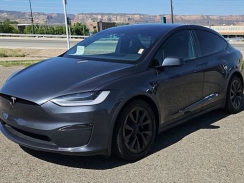 Used 2022 Tesla Model X image 4