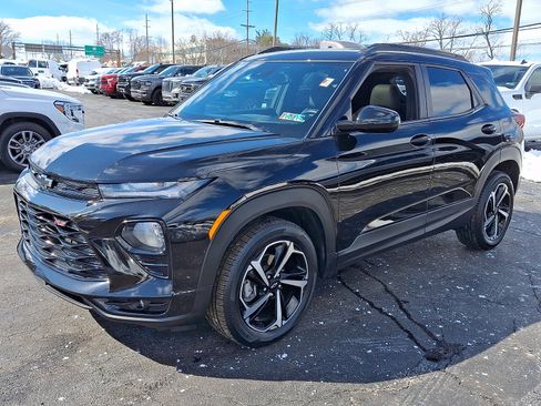 Used 2023 Chevrolet TrailBlazer RS w/ Sun and Liftgate Package image 3