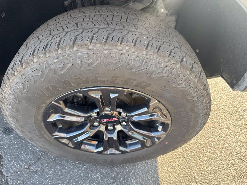Used 2024 GMC Canyon Elevation RWD image 7