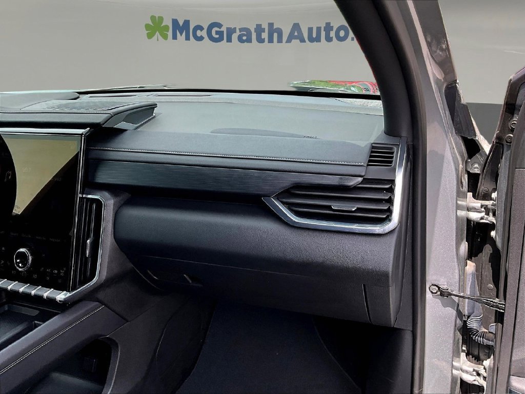 Used 2025 GMC Acadia Elevation AWD/4WD image 30