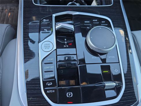 Used 2024 BMW X7 xDrive40i w/ M Sport Package image 25