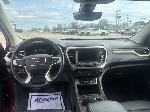 Used 2021 GMC Acadia Denali w/ Denali Technology Package image 8