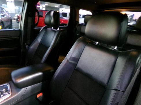 Used 2020 Jeep Grand Cherokee Altitude image 18