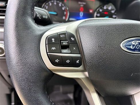 Used 2022 Ford Explorer XLT w/ Equipment Group 202A image 22