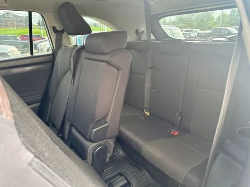 Used 2023 Toyota Highlander LE FWD image 17