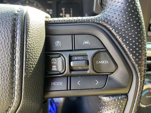 Used 2025 Toyota Tacoma SR5 AWD/4WD image 33