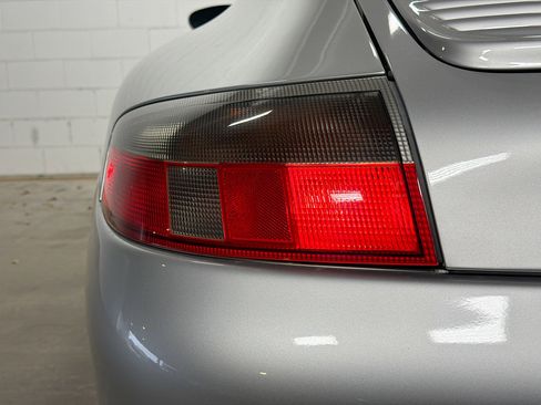 Used 2004 Porsche 911 Carrera image 11