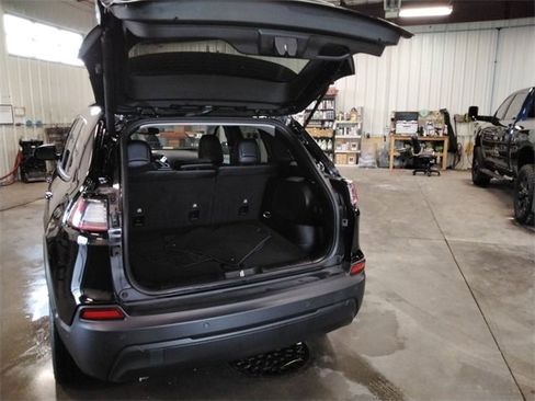 Used 2023 Jeep Cherokee Altitude Lux w/ Lux Elite Package image 13