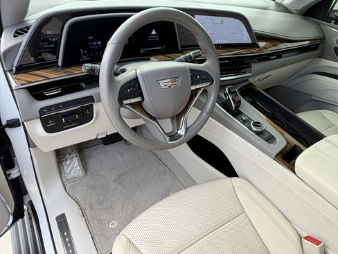 Used 2021 Cadillac Escalade ESV Premium Luxury Platinum RWD image 14