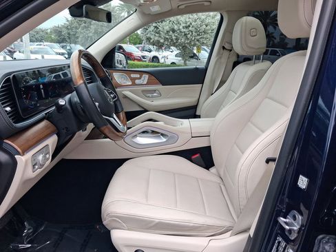 Used 2022 Mercedes-Benz GLS 450 4MATIC image 15