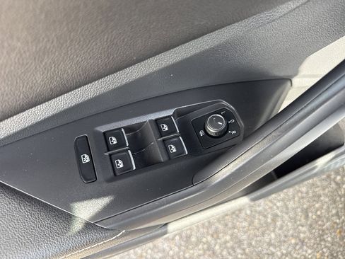 Used 2024 Volkswagen Jetta S FWD image 31