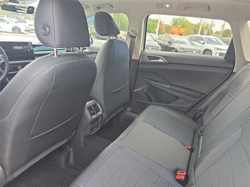 New 2026 Volkswagen Taos SE FWD image 11