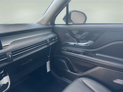 New 2026 Lincoln Corsair Premiere image 16