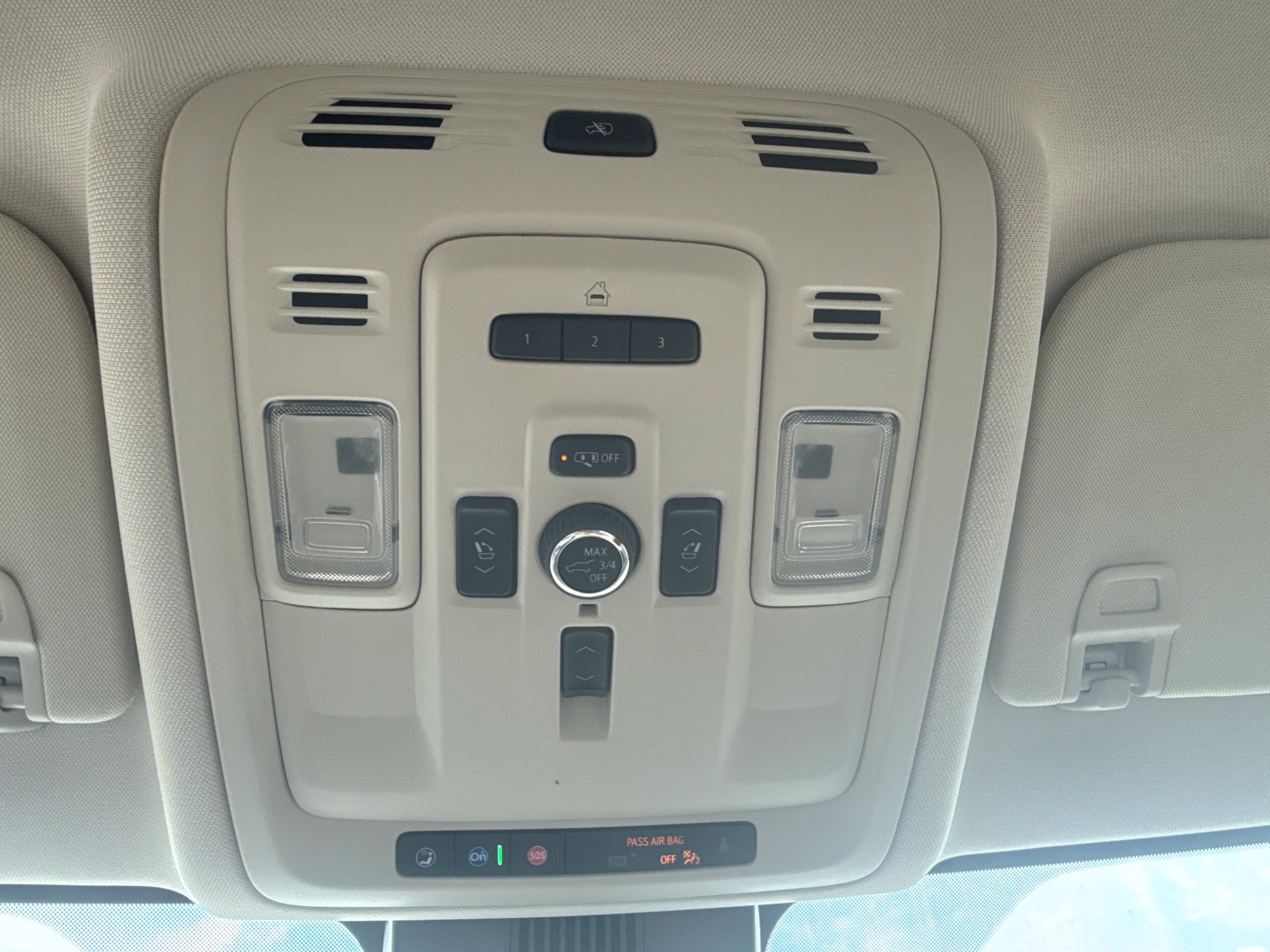 Used 2023 GMC Yukon Denali w/ Advanced Technology Package AWD/4WD image 19