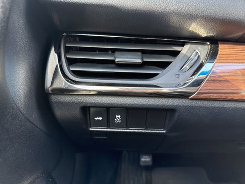 Used 2014 Toyota Avalon XLE Premium image 25