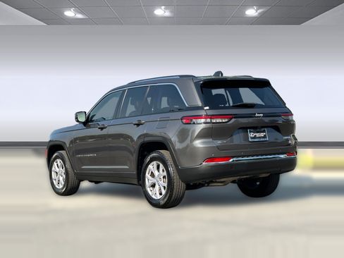 Used 2022 Jeep Grand Cherokee Limited AWD/4WD image 3