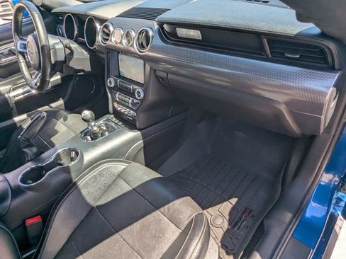Used 2017 Ford Mustang GT Premium w/ GT Performance Package RWD image 18