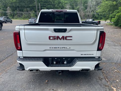 Used 2023 GMC Sierra 1500 Denali w/ Technology Package AWD/4WD image 5