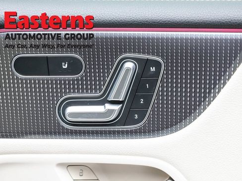 Used 2021 Mercedes-Benz GLB 250 4MATIC w/ Premium Package image 25