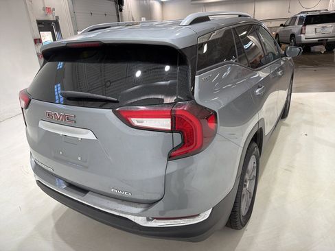 Used 2024 GMC Terrain SLT image 6