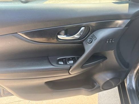 Used 2018 Nissan Rogue SL w/ Premium Package FWD image 10