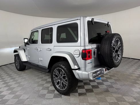 Used 2024 Jeep Wrangler High Altitude AWD/4WD image 9