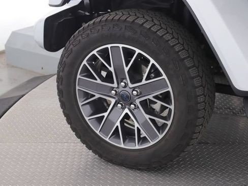 Used 2024 Jeep Wrangler High Altitude AWD/4WD image 14