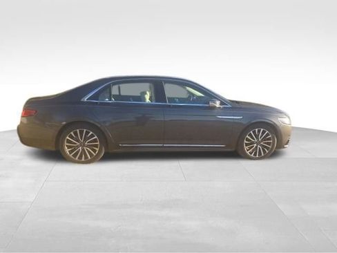 Used 2017 Lincoln Continental Select w/ Climate Package image 9