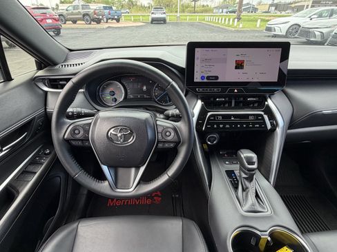 Certified 2024 Toyota Venza XLE AWD/4WD image 16