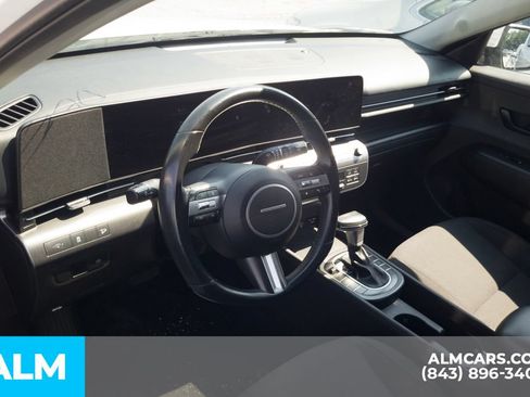 Used 2025 Hyundai Kona SEL AWD/4WD image 6