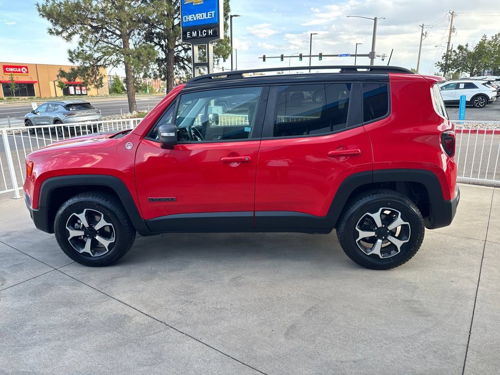 Used 2021 Jeep Renegade Trailhawk w/ Sun & Sound Group AWD/4WD image 2