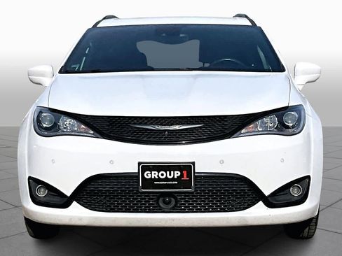 Used 2018 Chrysler Pacifica Touring-L Plus w/ Advanced Safetytec Group image 4