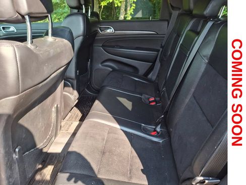 Used 2017 Jeep Grand Cherokee Altitude AWD/4WD image 9