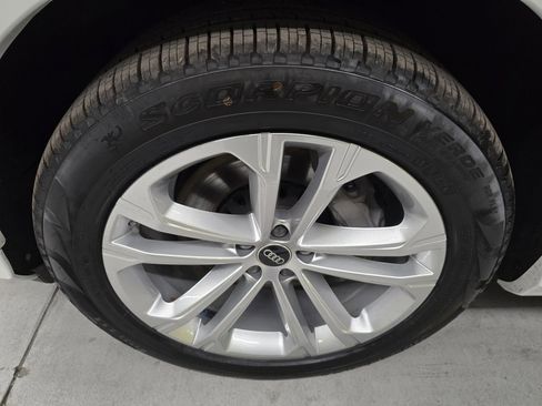 Used 2025 Audi Q7 3.0T Premium Plus image 10