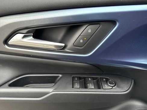 New 2026 Chevrolet Equinox EV LT image 15