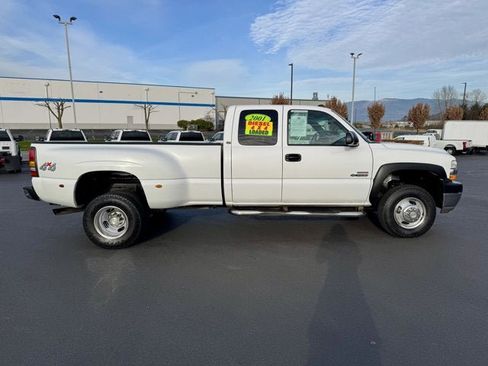 Used 2001 Chevrolet Silverado 3500 LT image 3